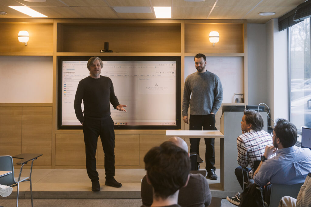 DocStorm founders Rik and Wouter presenting their document management platform to a team